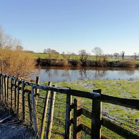 The Barn, Poplar Farm Дом отдыха *
